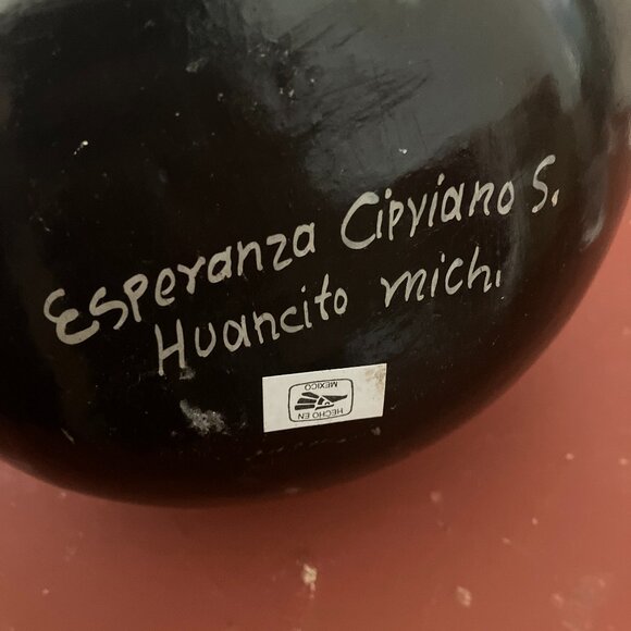 Vintage Michoacán Clay Vase, Mexican Handpainted Pottery Vase - Picture 7 of 7